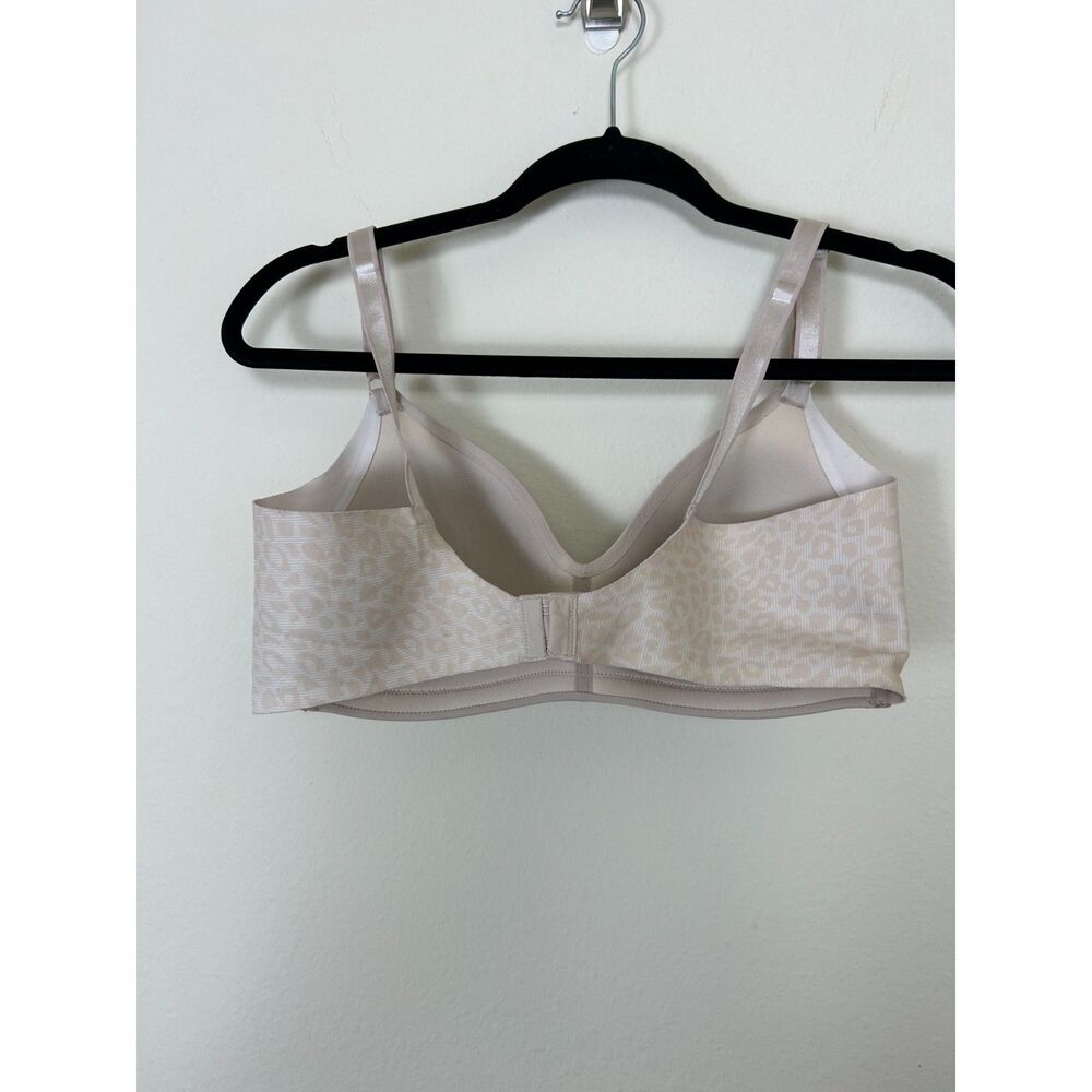 Warner's Bra 36D Neutral Wireless Comfortable supportive adjustable - Picture 2 of 6